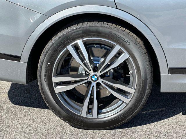 new 2026 BMW X7 car, priced at $96,985