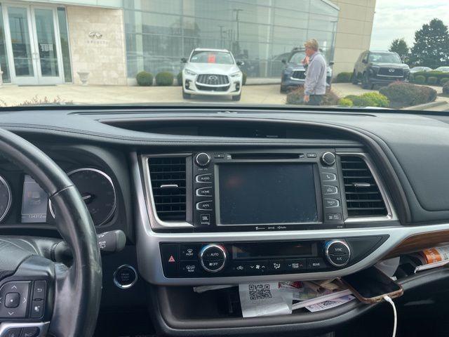 used 2018 Toyota Highlander car, priced at $22,000