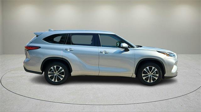 used 2021 Toyota Highlander car, priced at $29,493