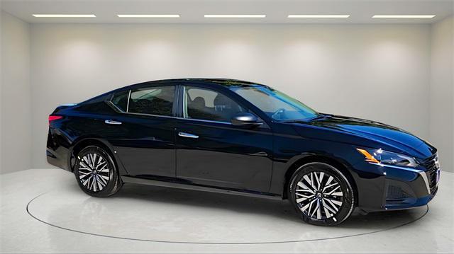 new 2025 Nissan Altima car, priced at $27,805