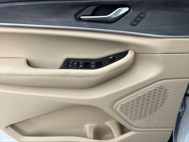 new 2025 Jeep Grand Cherokee car, priced at $54,965