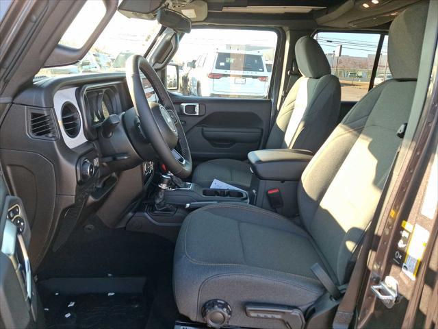 new 2025 Jeep Wrangler car, priced at $53,177
