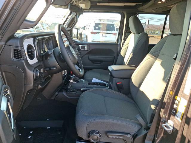 new 2025 Jeep Wrangler car, priced at $53,177