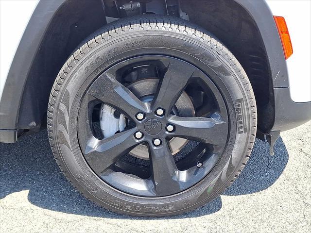 used 2023 Jeep Grand Cherokee car, priced at $35,495
