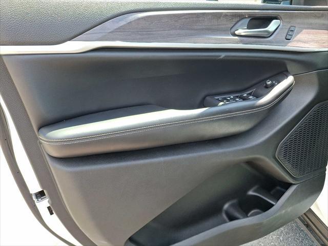 used 2023 Jeep Grand Cherokee car, priced at $35,495
