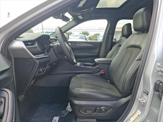 new 2025 Jeep Grand Cherokee car, priced at $46,730