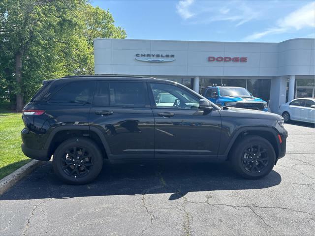 used 2025 Jeep Grand Cherokee car, priced at $45,107