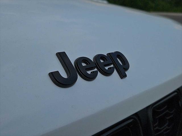 new 2025 Jeep Grand Cherokee car, priced at $46,135