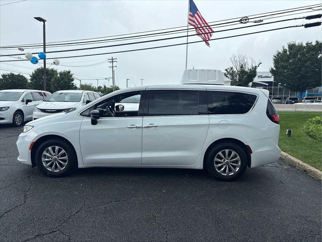 used 2025 Chrysler Pacifica car, priced at $38,490