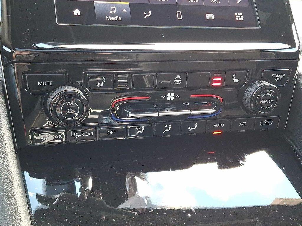 new 2025 Jeep Grand Cherokee car, priced at $46,730