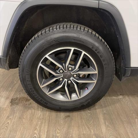 used 2022 Jeep Grand Cherokee car, priced at $27,495