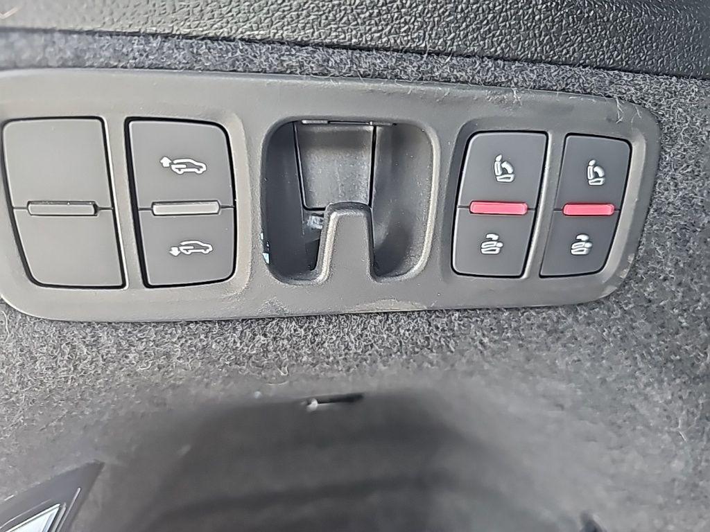 used 2022 Audi SQ7 car, priced at $54,800