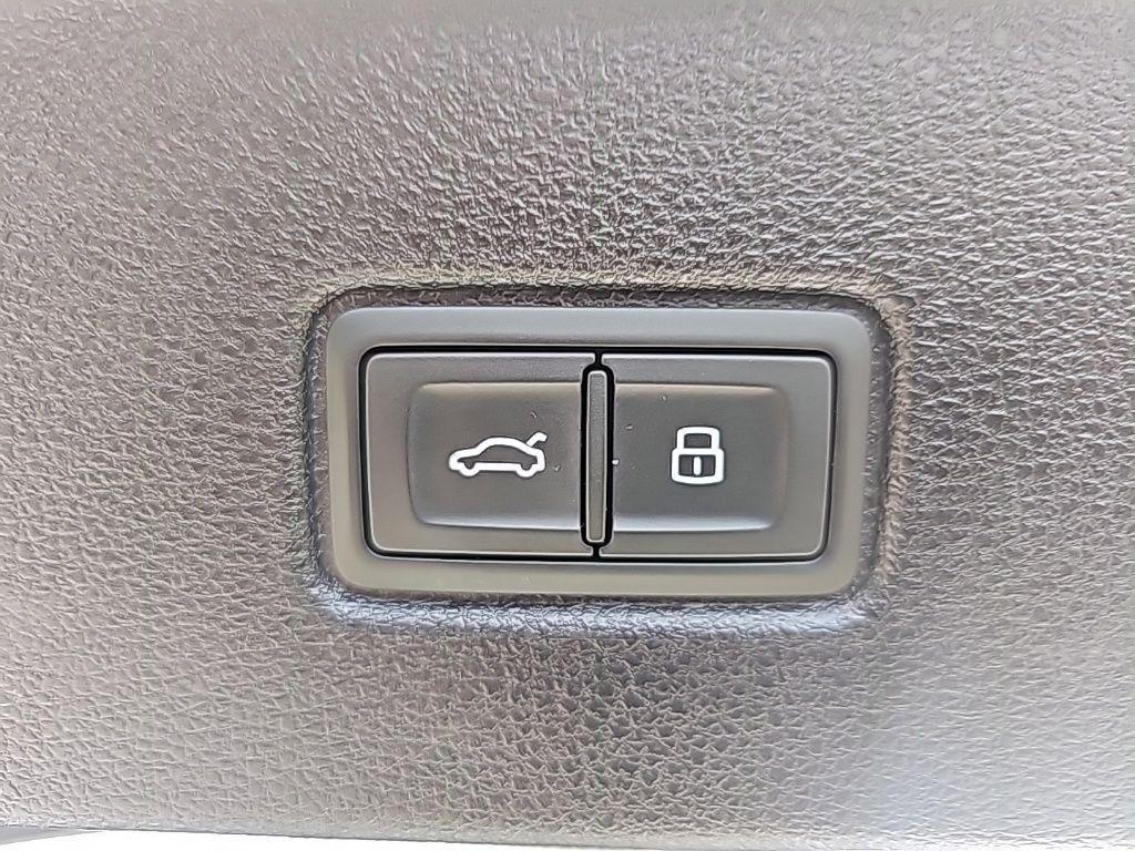 used 2022 Audi SQ7 car, priced at $54,800