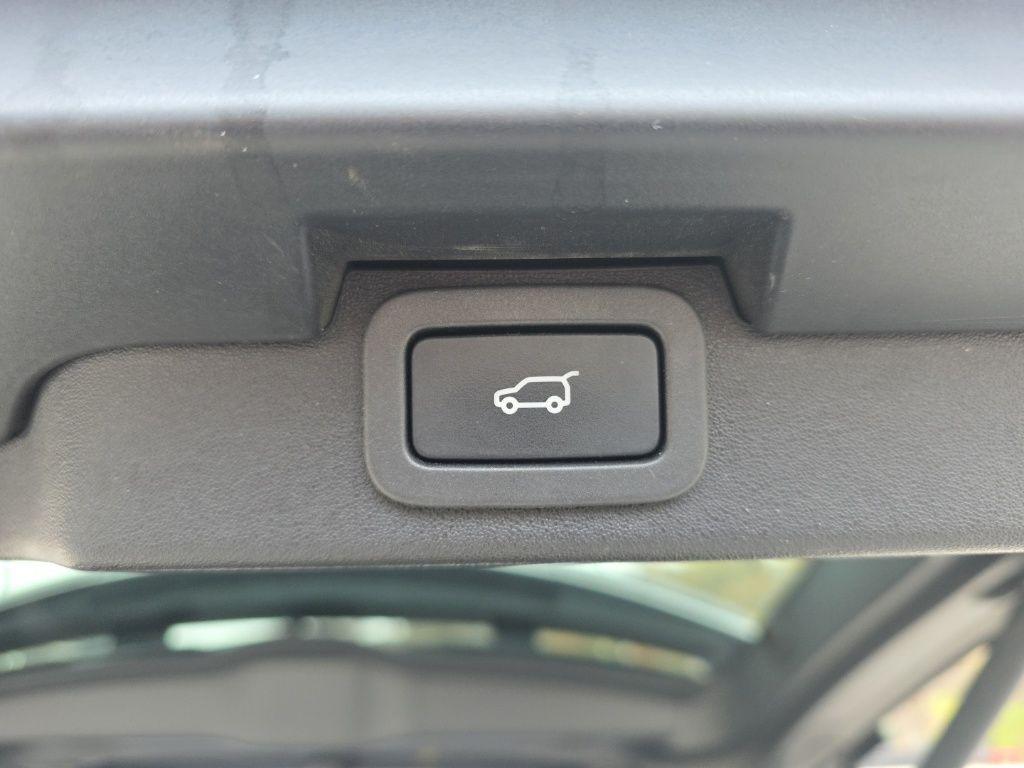 used 2020 Land Rover Discovery car, priced at $21,995