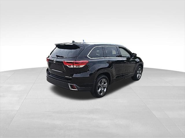 used 2018 Toyota Highlander car, priced at $25,999
