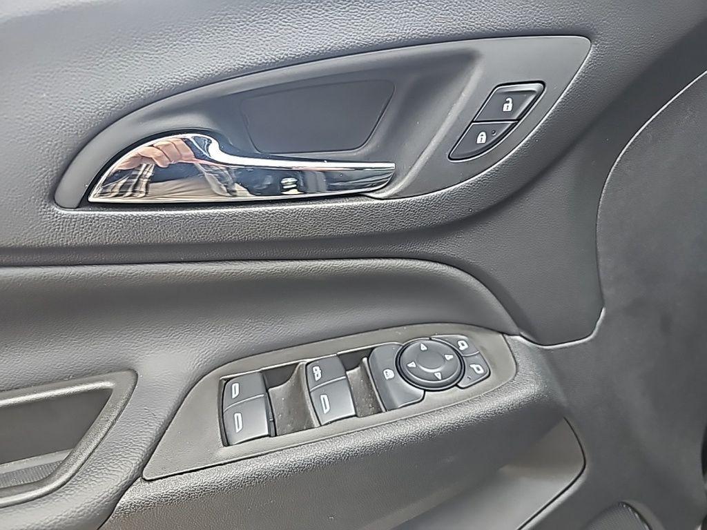 used 2024 Chevrolet Equinox car, priced at $24,900