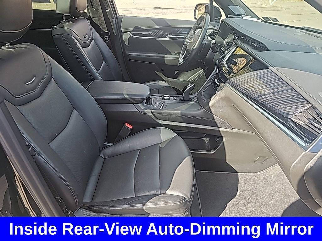 used 2025 Cadillac XT6 car, priced at $45,600