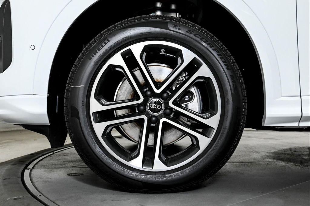 new 2025 Audi Q5 car, priced at $58,190