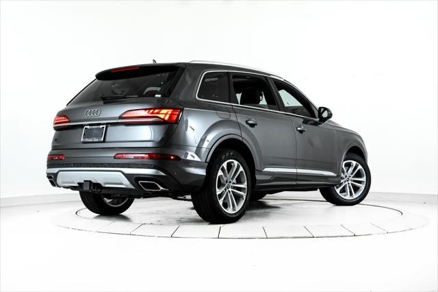 new 2025 Audi Q7 car, priced at $75,745