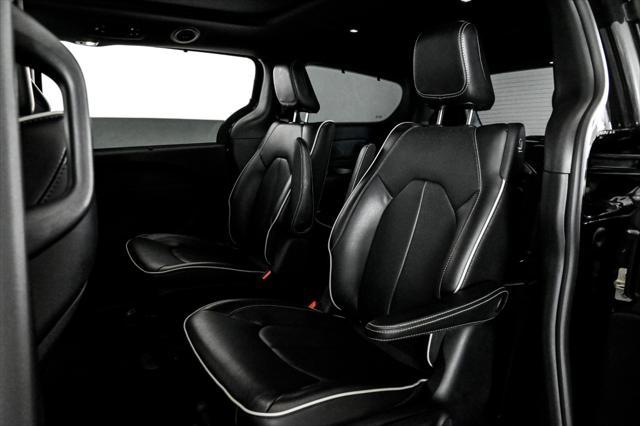 used 2021 Chrysler Pacifica Hybrid car, priced at $32,732
