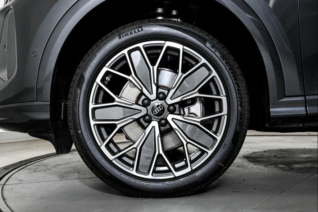 new 2025 Audi Q5 car, priced at $61,300