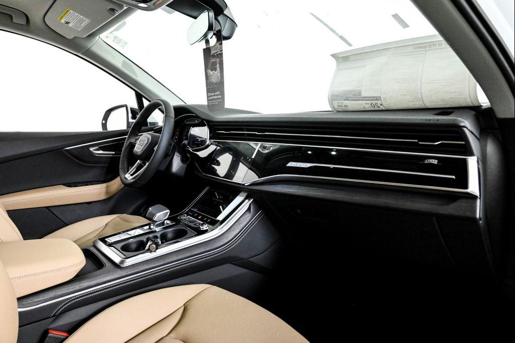 new 2025 Audi Q7 car, priced at $76,350