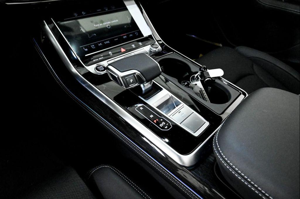 new 2025 Audi Q7 car, priced at $81,705