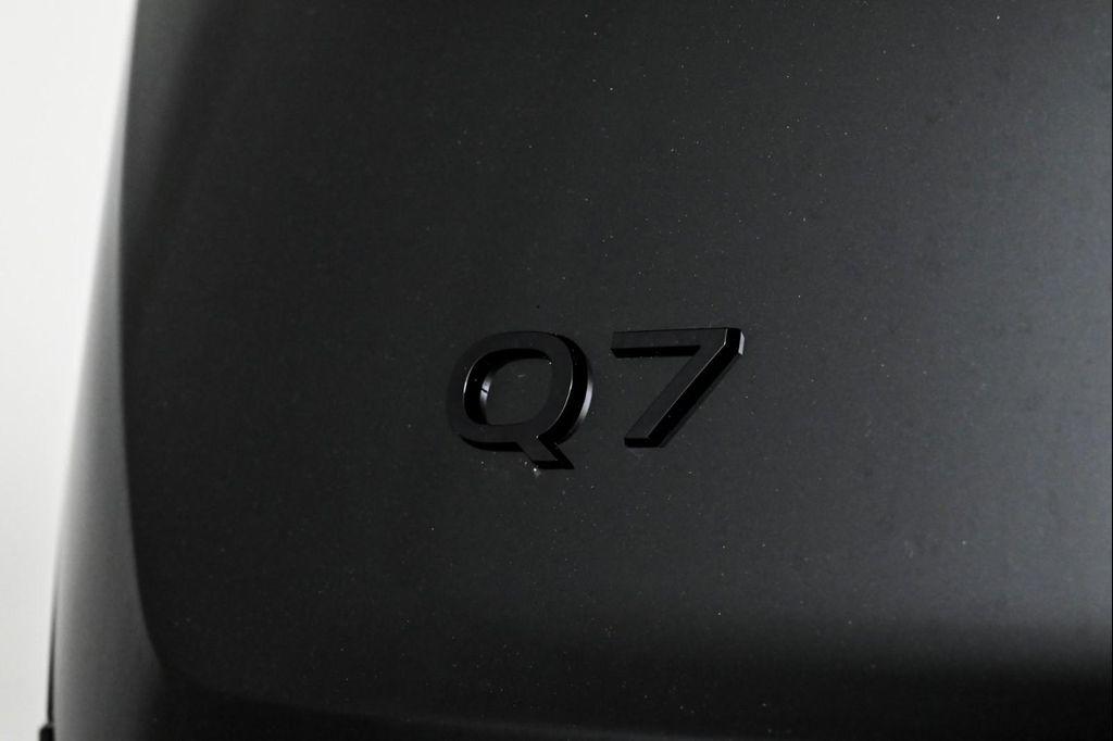 new 2025 Audi Q7 car, priced at $81,705