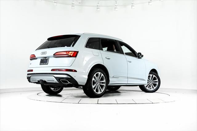 new 2025 Audi Q7 car, priced at $75,745