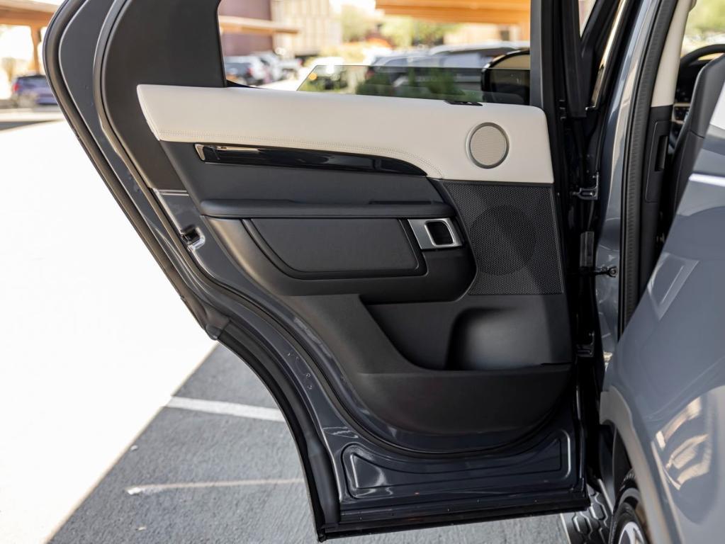 new 2025 Land Rover Discovery car, priced at $72,863