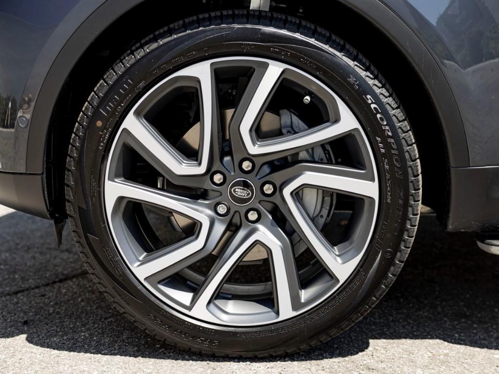 new 2025 Land Rover Discovery car, priced at $72,863