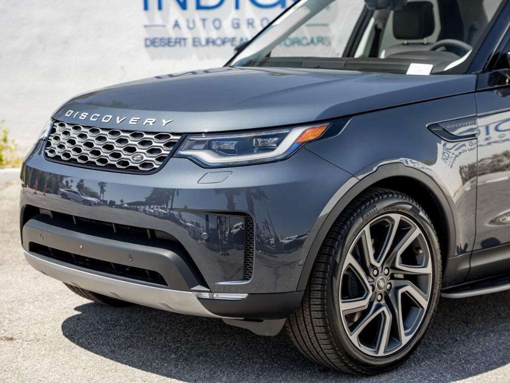 new 2025 Land Rover Discovery car, priced at $72,863