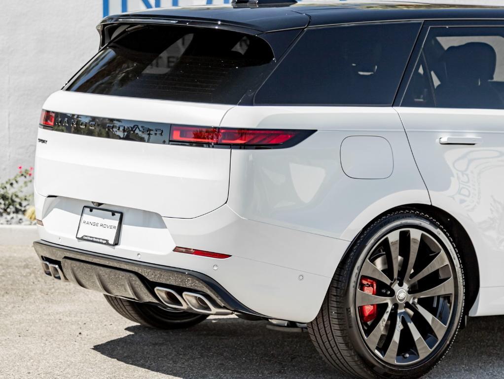 new 2025 Land Rover Range Rover Sport car, priced at $132,310
