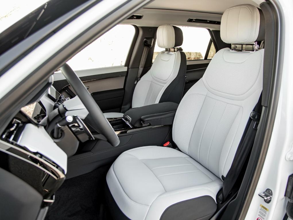 new 2025 Land Rover Range Rover Sport car, priced at $124,615