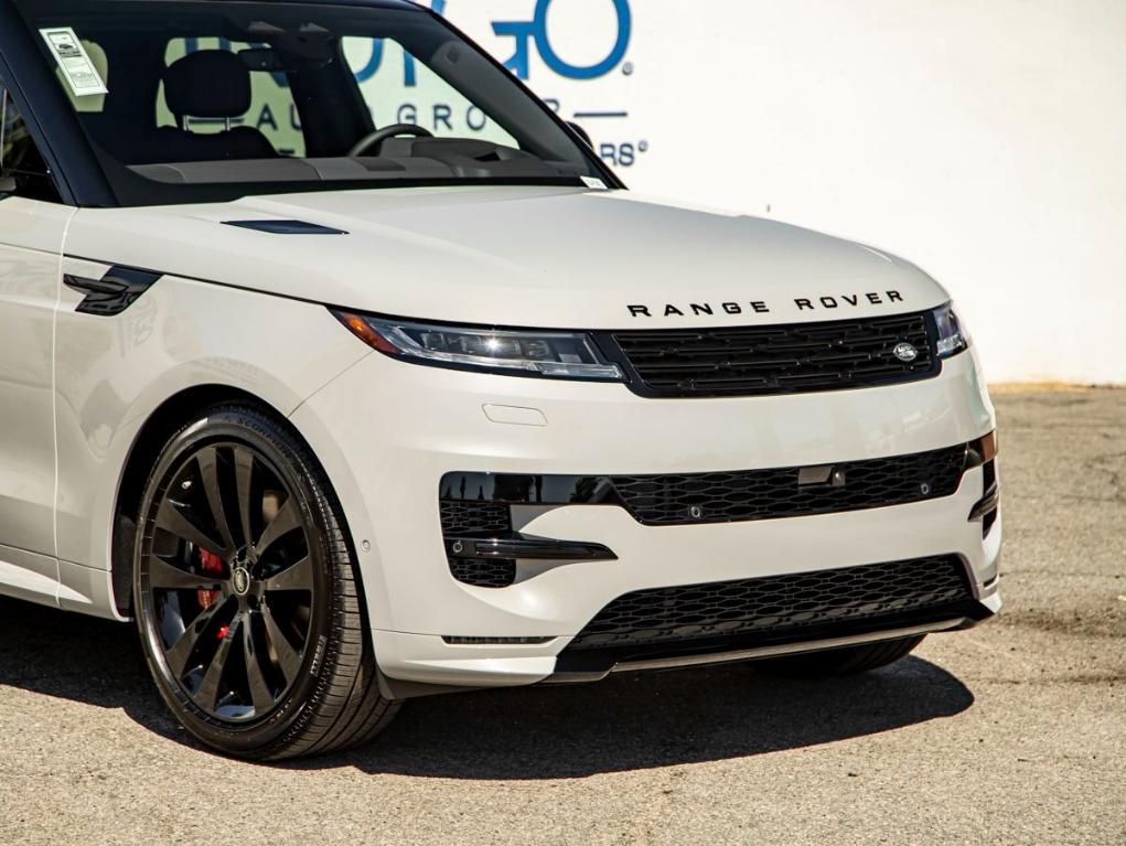 new 2025 Land Rover Range Rover Sport car, priced at $126,305