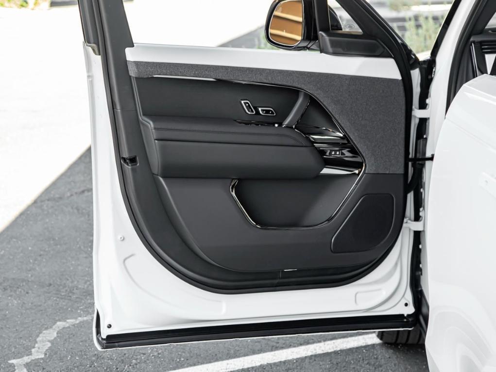 new 2025 Land Rover Range Rover Sport car, priced at $119,565