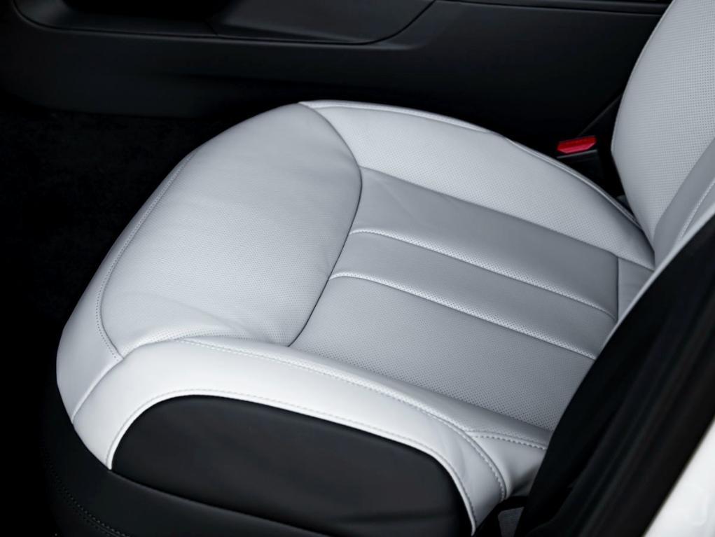 new 2025 Land Rover Range Rover Sport car, priced at $119,565