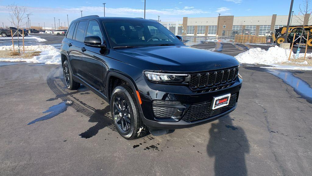 new 2025 Jeep Grand Cherokee car, priced at $41,655