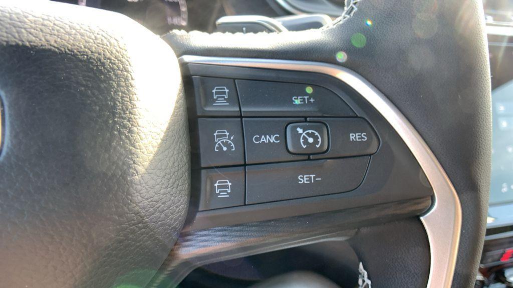 new 2025 Jeep Grand Cherokee car, priced at $41,655