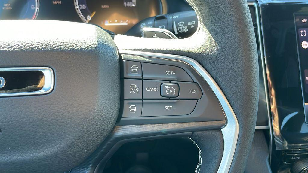 new 2025 Jeep Grand Cherokee car, priced at $37,867