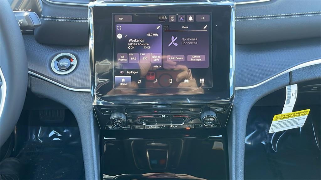 new 2025 Jeep Grand Cherokee car, priced at $37,867