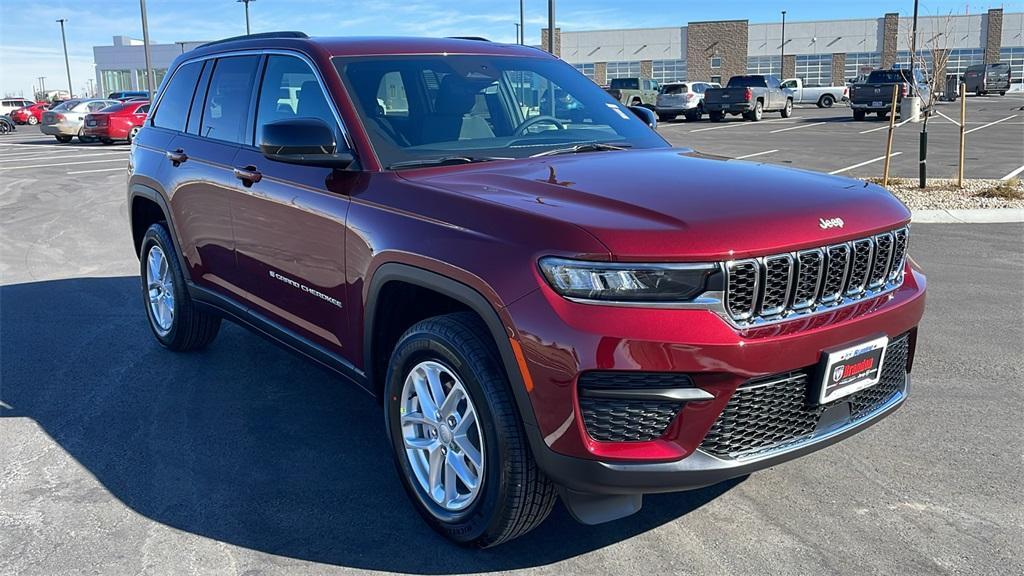new 2025 Jeep Grand Cherokee car, priced at $37,867