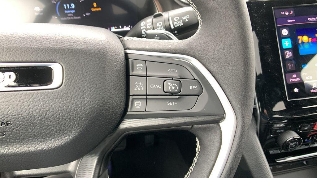 new 2025 Jeep Grand Cherokee car, priced at $39,305