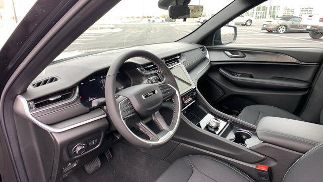 new 2025 Jeep Grand Cherokee car, priced at $37,470