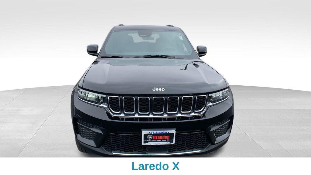 new 2025 Jeep Grand Cherokee car, priced at $39,305