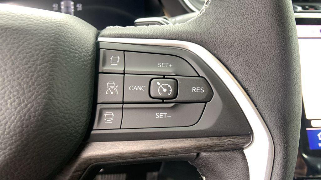 new 2025 Jeep Grand Cherokee car, priced at $44,979
