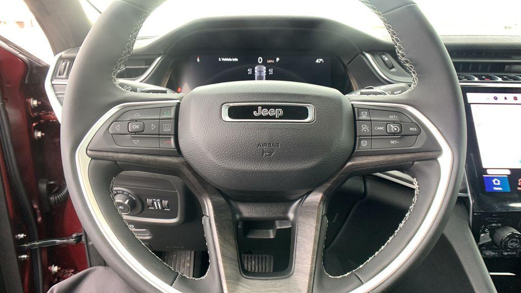 new 2025 Jeep Grand Cherokee car, priced at $44,979