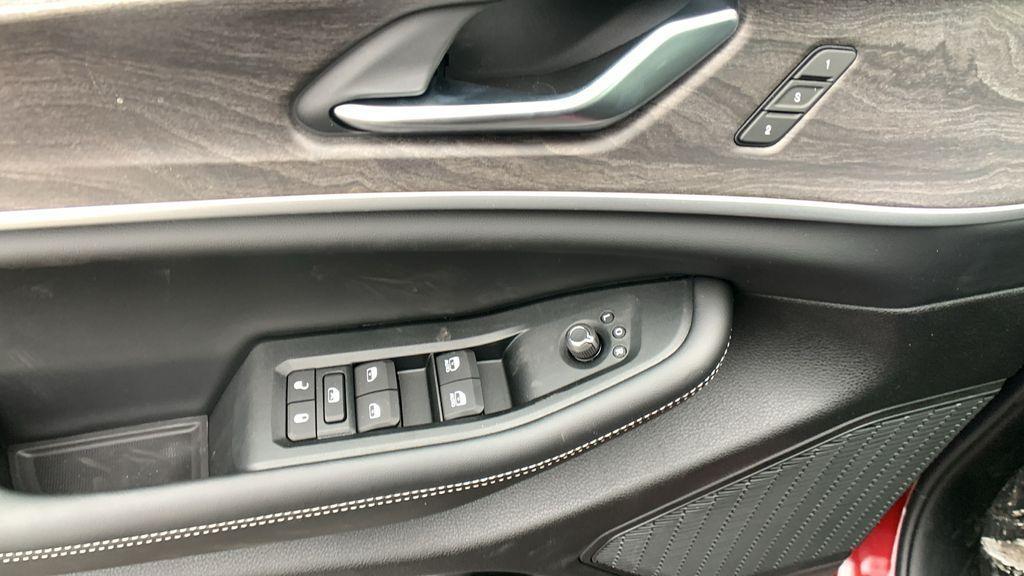new 2025 Jeep Grand Cherokee car, priced at $44,979