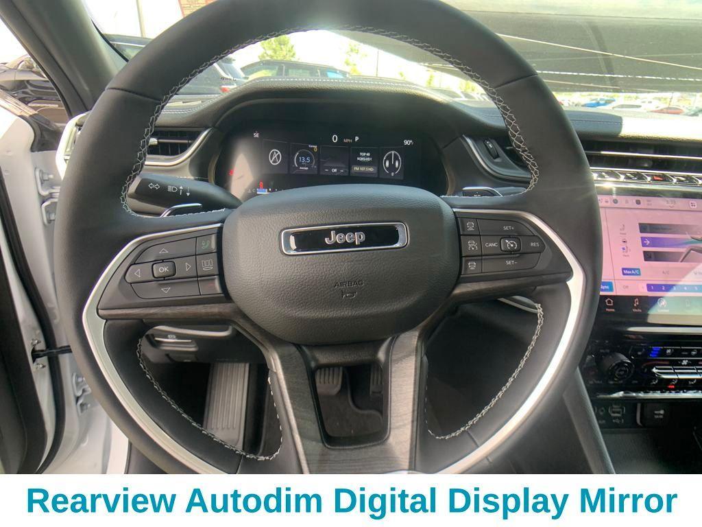 new 2025 Jeep Grand Cherokee car, priced at $48,097