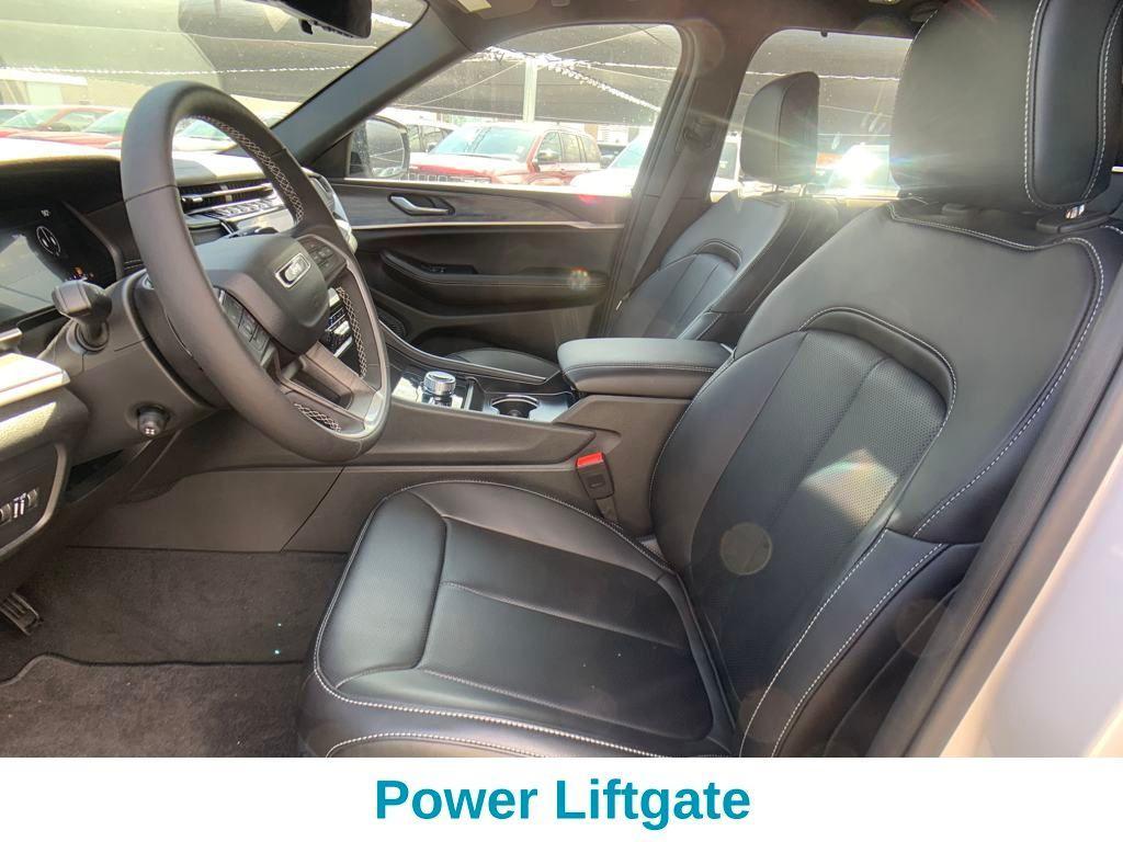 new 2025 Jeep Grand Cherokee car, priced at $48,097